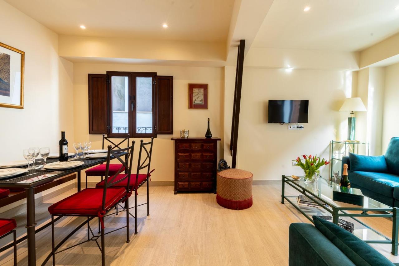 Holi-Rent Pimienta Villa Seville Exterior photo